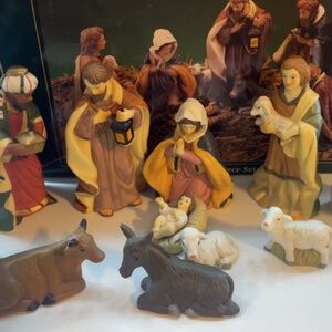 Porcelain nativity set collectors choice